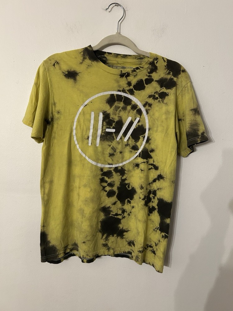 Twenty One Pilots - Black & Yellow 21 Logo Tie Dye. Very Soft. Medium