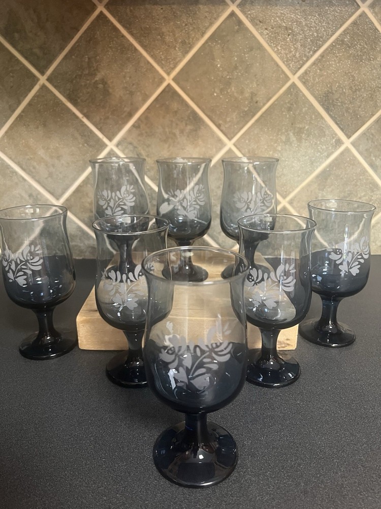 Set of 8 Pfaltzgraff YORKTOWNE Blue Etched Stem Goblet Glasses 5 5/8” tall USA