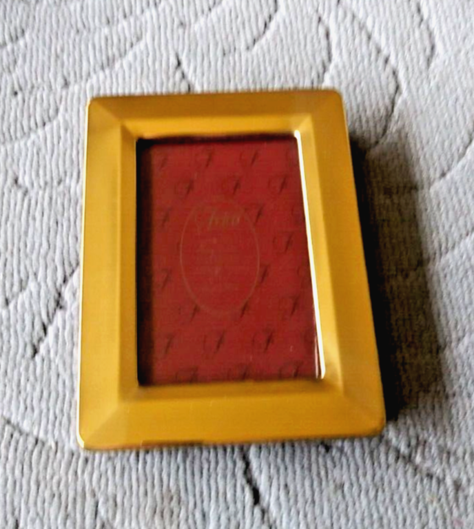 Vintage Fetco 5x7 Picture Frame Solid Brass Back Opens to Store  28 5x7 Photos