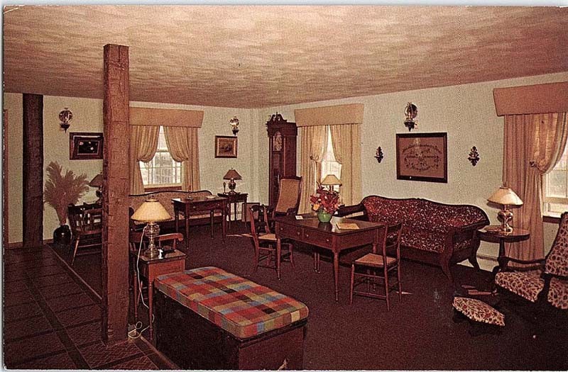 Postcard HOTEL SCENE Amana Iowa IA m/09 AI7645