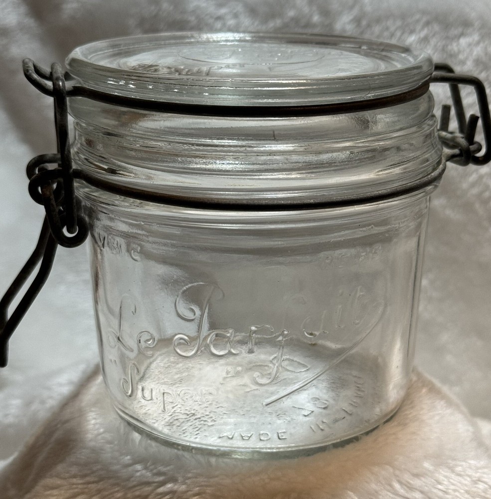 AAAAA * LE PARFAIT SUPER FRUIT  JAR w/ Embossed  Glass Closure  *  France  *