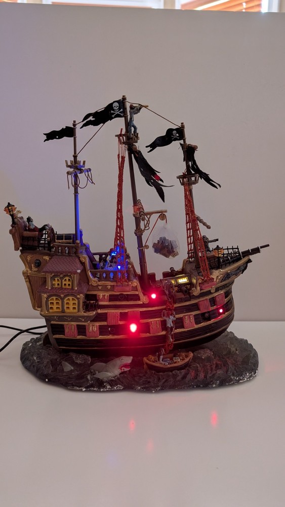 Lemax Spooky Town The Pillager Pirate Ship 2006-Styrofoam/No Box