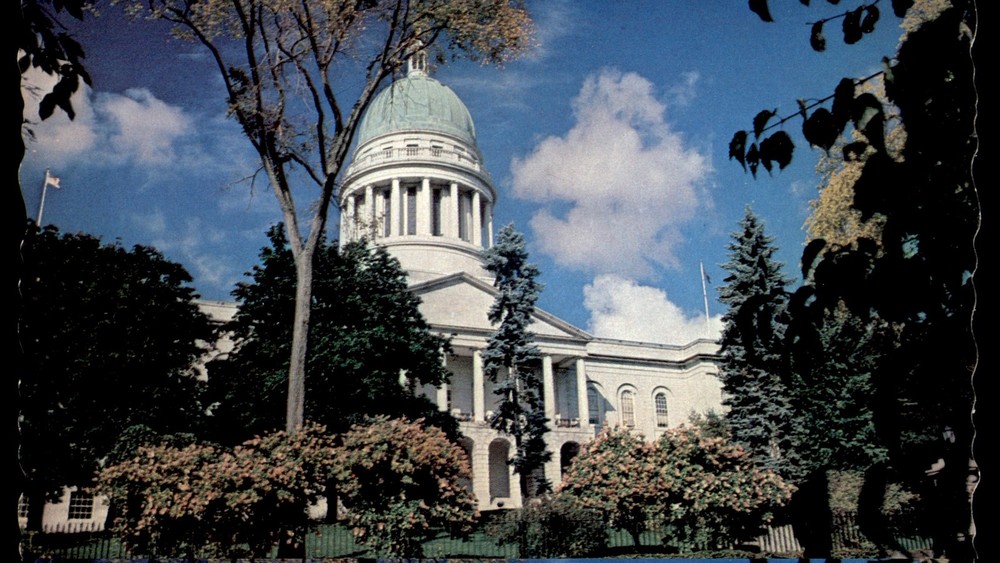 Postcard Maine State Capitol Building - Augusta, ME