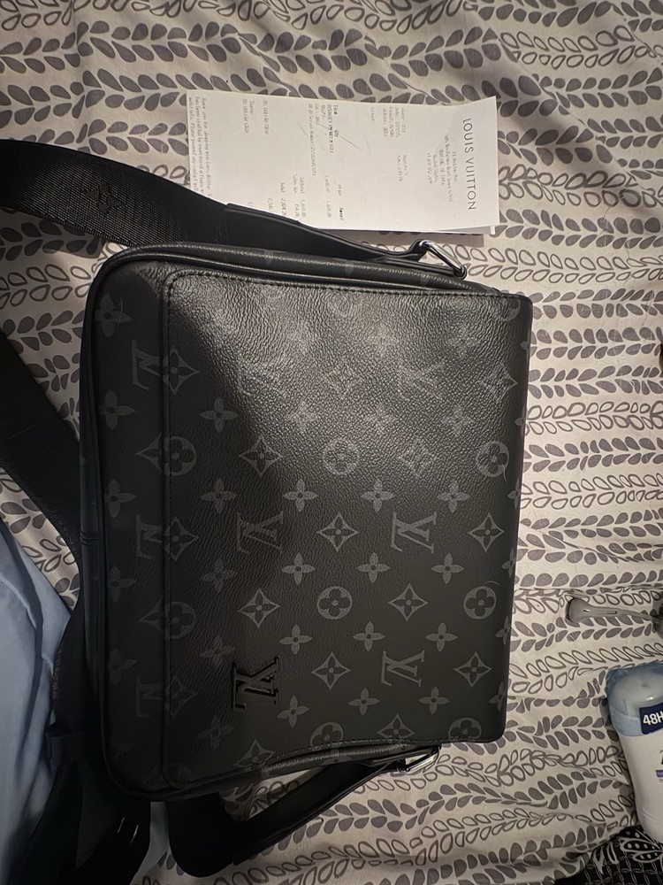 LOUIS VUITTON District PM Monogram Messenger Crossbody Bag Authentic