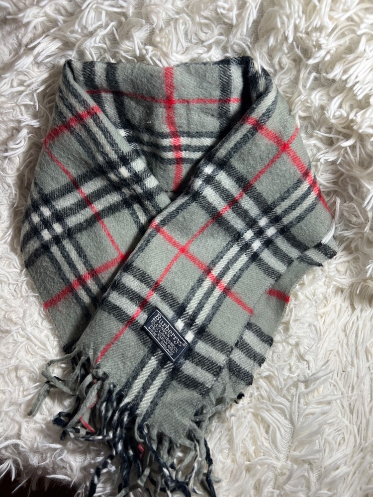 Burberry classic grey lambswool scarf luxury warm stylish