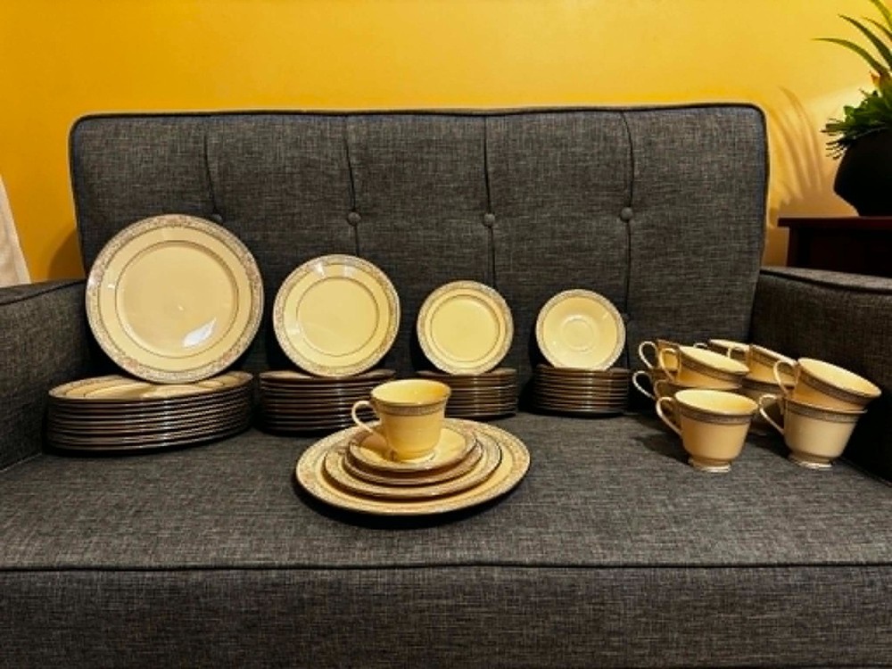 Lenox Charleston Cosmopolitan Dinnerware Set – Service for 12 (60 Pieces)