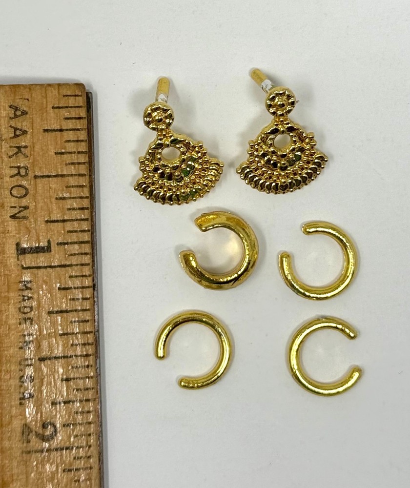 Barbie Diwali Anita Dongre Doll Outfit Jewelry Gold Earrings 4 Bangle Bracelets