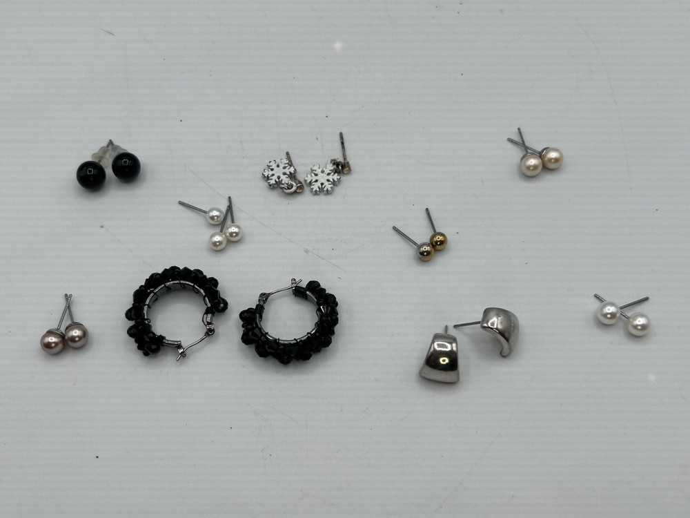 9 Pair Lot Of Vintage Costume Earrings