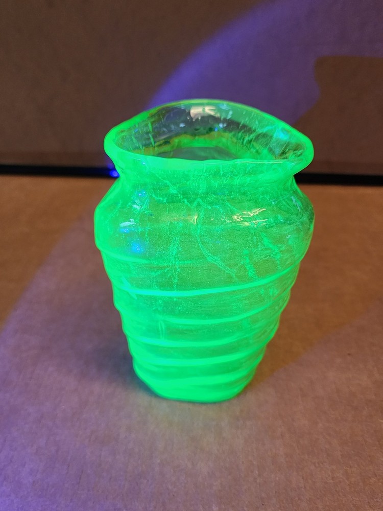 Consolidated Catalonian Vase Uranium Vaseline Glass Green Emerald Tri Vase 10 In