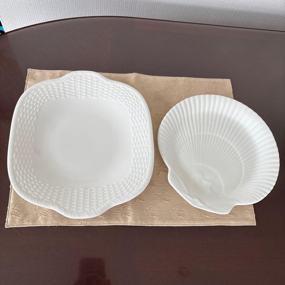 Wedgwood Nantucket White Square Plate & Shell Serving Set