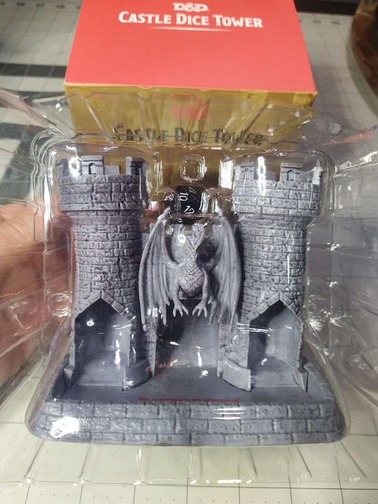 2019 Dungeons and Dragons Castle Dice Tower Loot Crate With Die D&D