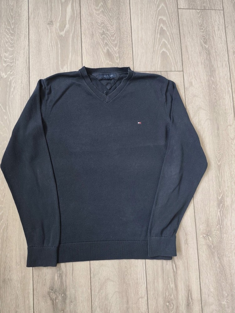 Tommy Hilfiger Men’s Navy V-Neck Jumper Size L Sweater