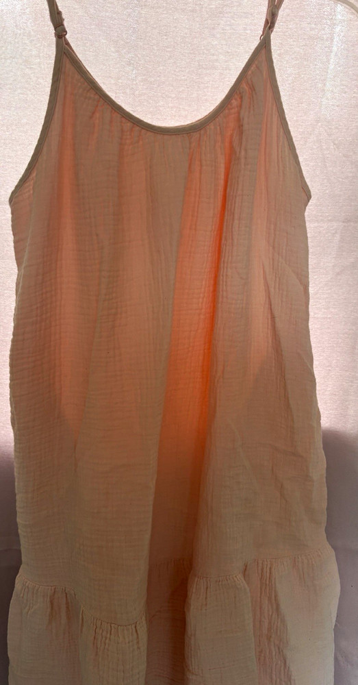 Universal Thread Women’s M peach Solid Short Dress Scoop Neck Ruffle Straps