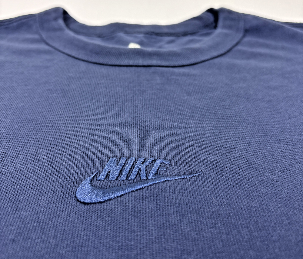 Nike Center Swoosh T-Shirt Mens L Navy Blue Embroidered Logo Loose Fit Top Relax