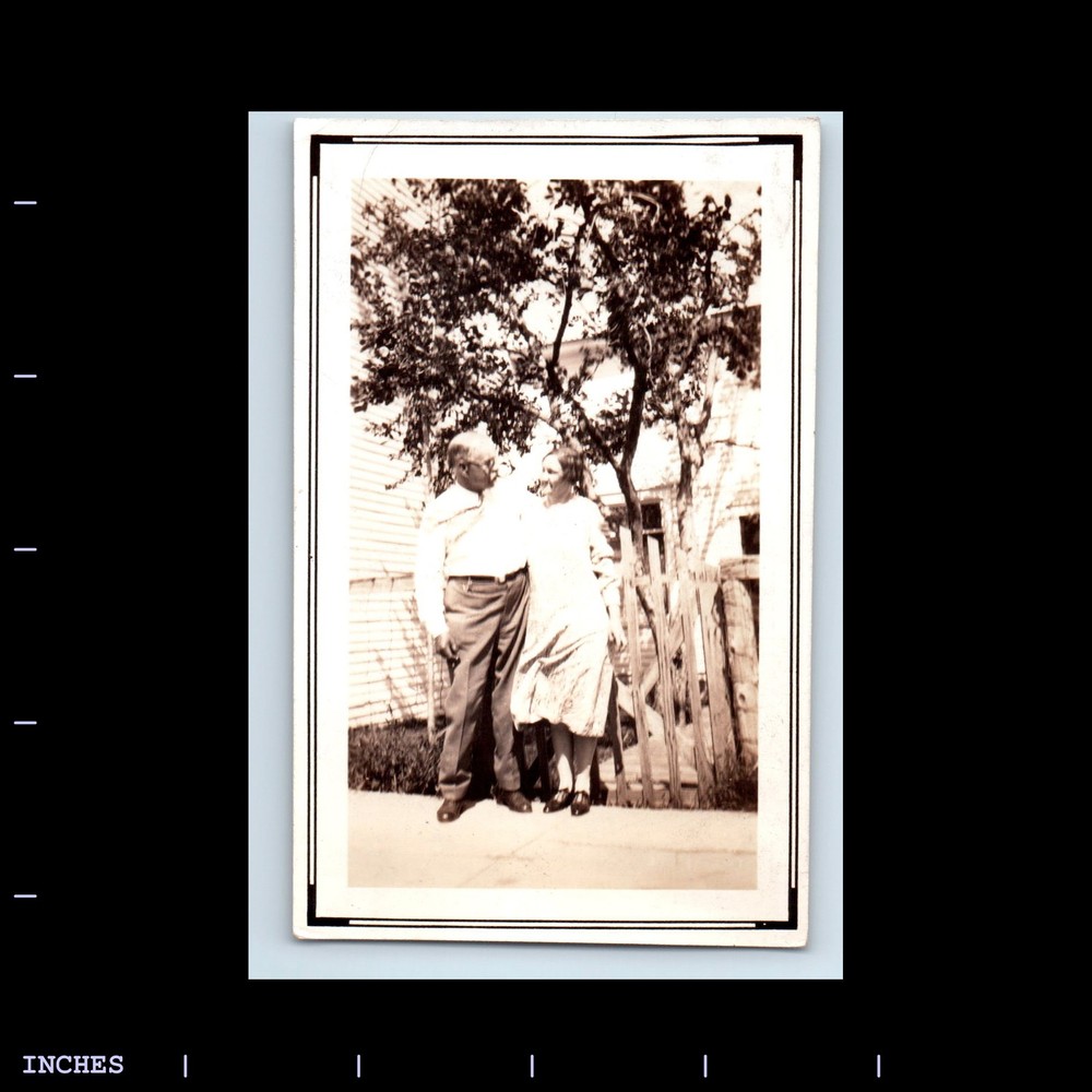 Old Vintage Photo MAN WOMAN COUPLE STANDING OUTSIDE DECORATIVE BORDER