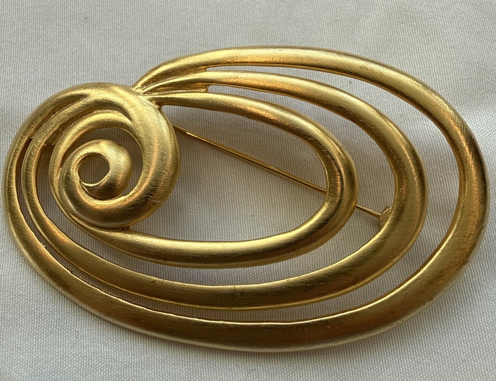 Vintage Gold Tone Swirl Brooch