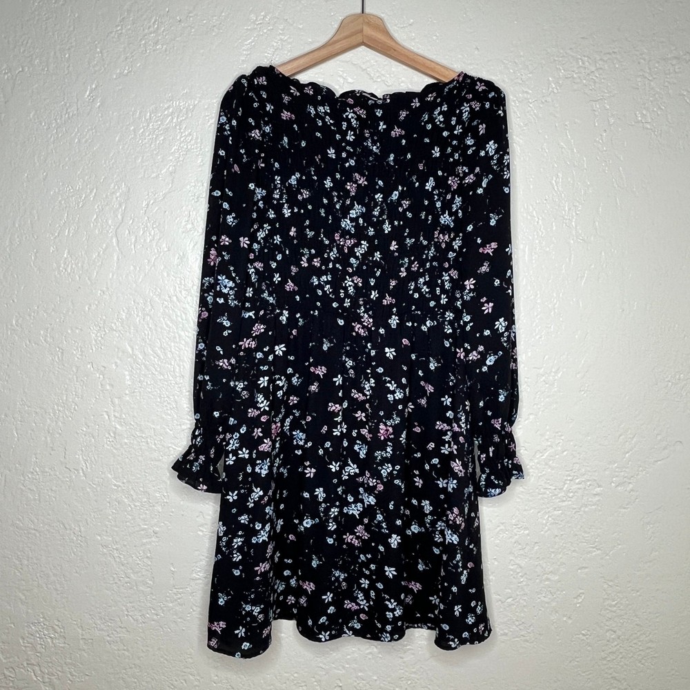 Riley & Rae Women's Black Floral Smocked Mini Dress Long Sleeve Size Medium