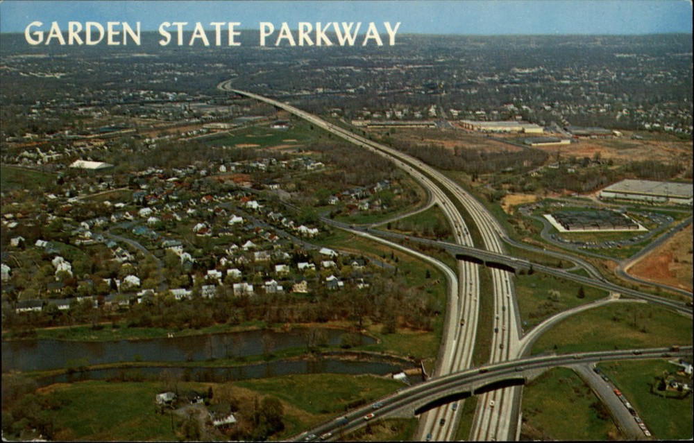 Garden State Parkway New Brunswick New Jersey vintage postcard j975