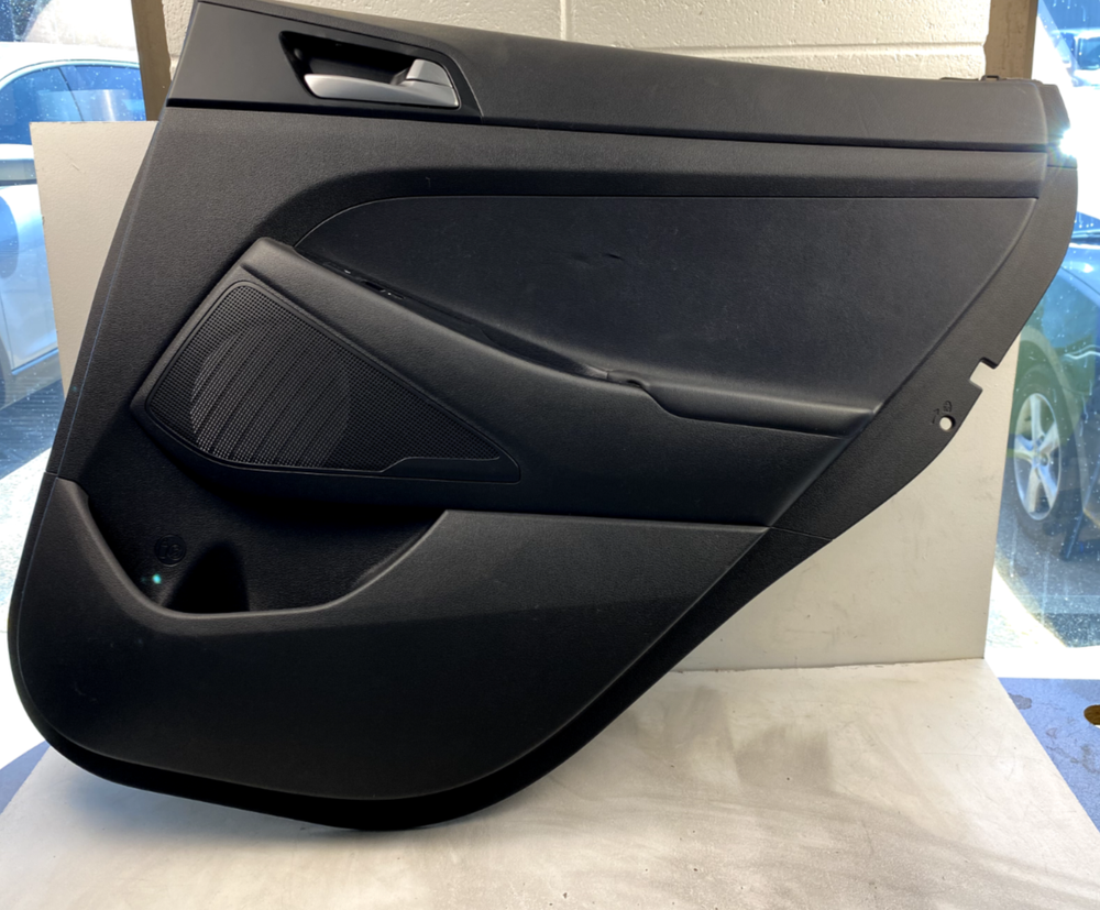 HYUNDAI TUCSON REAR RIGHT SIDE INTERIOR DOOR PANEL TRIM COVER OEM 2016 - 2018