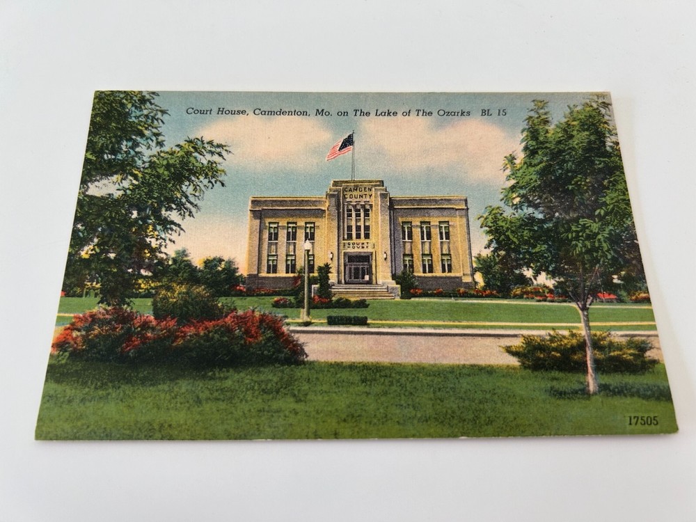 Court House Camdenton Missouri on the Lake of the Ozarks Postcard