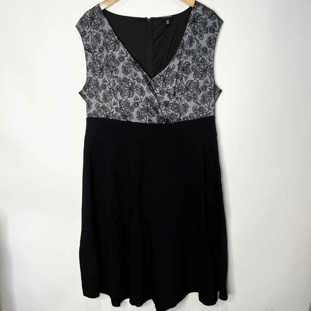 Torrid Fit & Flare Dress Black Gray Floral Lace Look V-Neck Women's Size 18