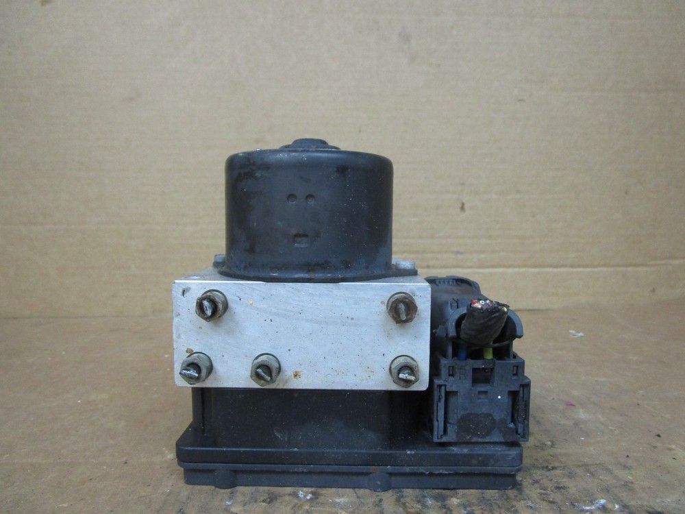03 04 2003 2004 Nissan Xterra ABS Pump Anti Lock Brake Module Part 47660 1z600
