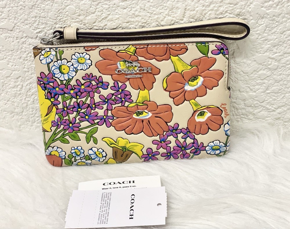 NWT Coach Leather Corner Zip Wristlet With Floral Print CR946 Ivory Multi