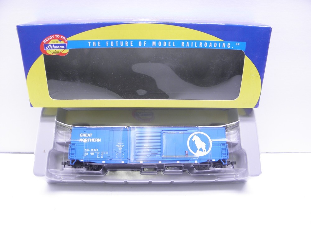 Athearn  50' Combo Door Boxcar - Great Northern #36438 - Ho Scale- Ready To Roll