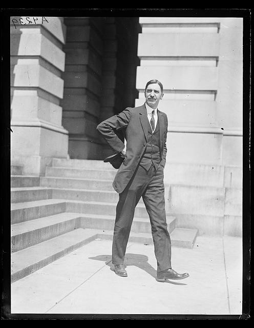 Photo:Washington DC U.S. Capitol Man Suit 1900s Steps Exterior Portrait