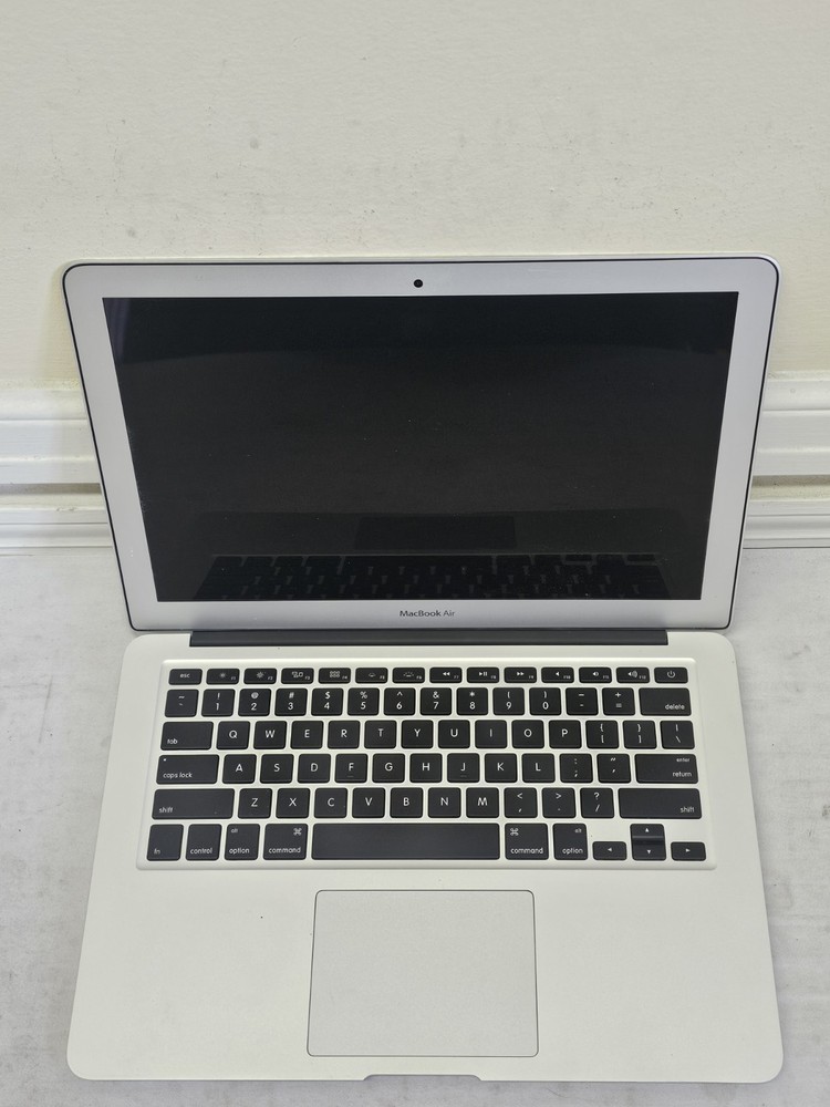 Apple MacBook Air A1466 Laptop - Intel i5-5250u - 4GB RAM - 128GB SSD - READ