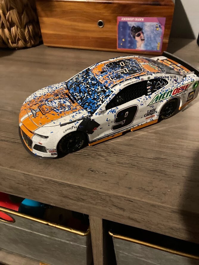 chase elliott talladega little caesars / mountain dew win elite 1/24