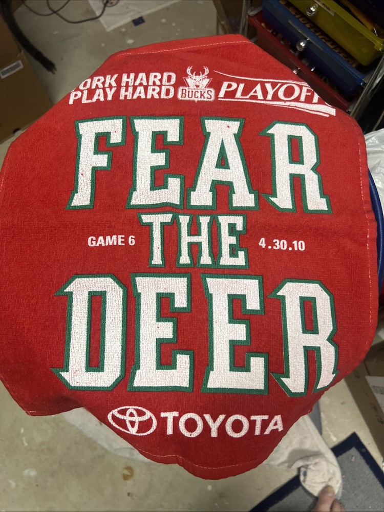 Milwaukee Bucks Fear the Deer 2010 NBA Playoffs Rally Towel Pick N Save