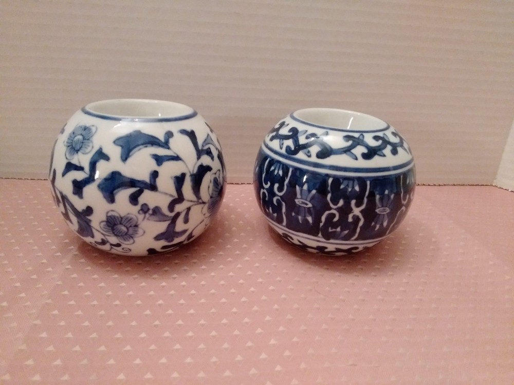 Set Of 2 Vintage Cobalt Blue And White Floral Pattern Ceramic Tealight Holders