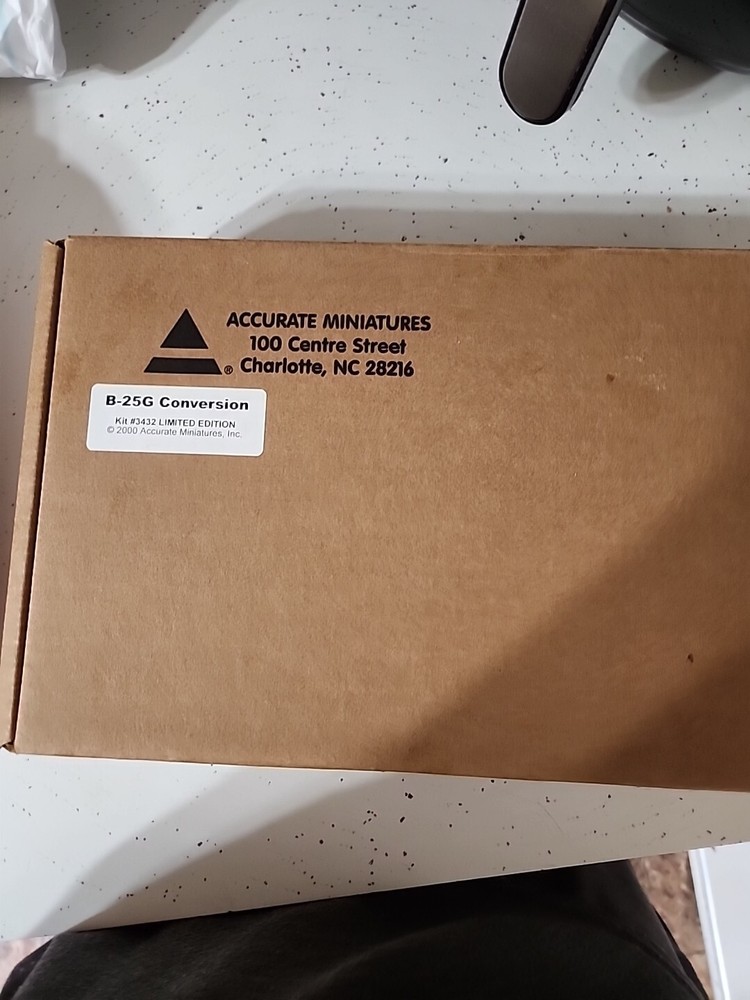 Accurate Miniatures Model Kit 3432 1:48 Scale B-25G Conversion-image