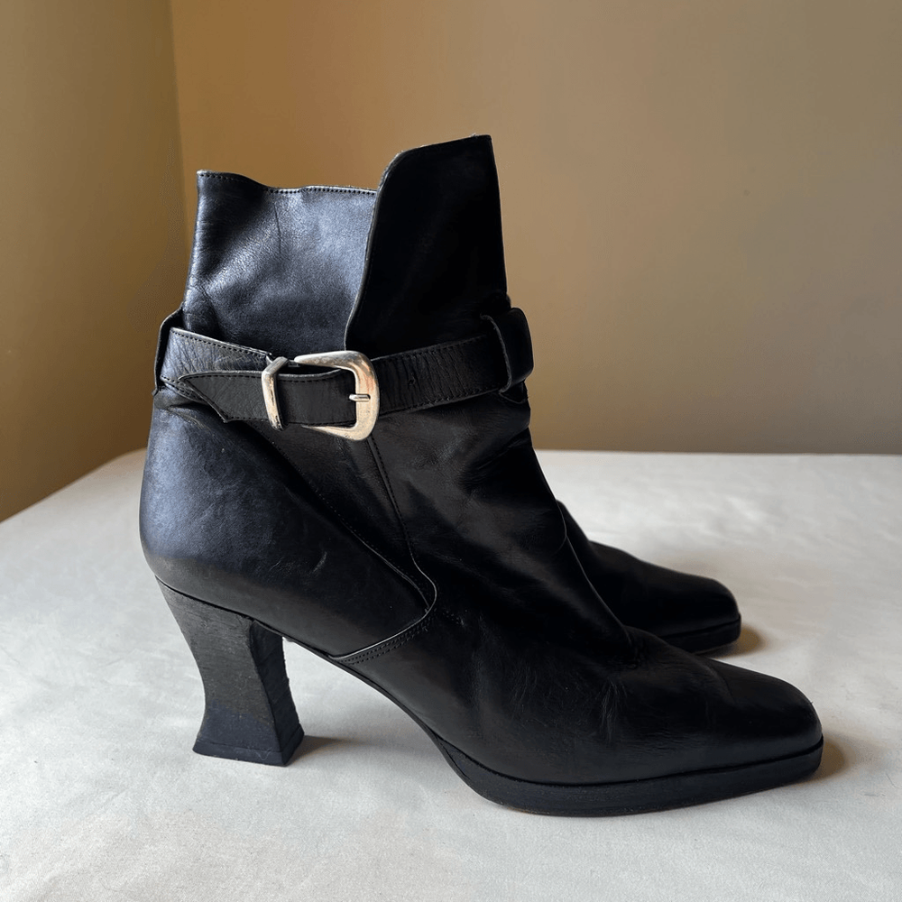 Vintage Y2K Black Leather Ankle Boot Point Toe Slip On Chunky Heel Women’s 9.5