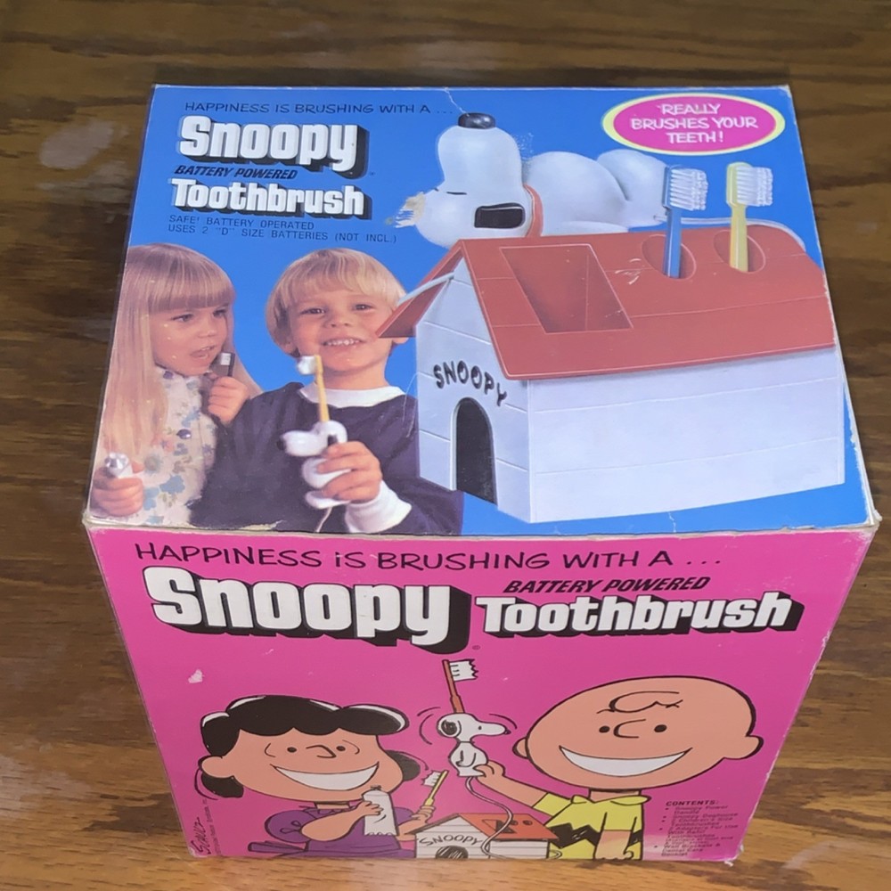 Kenner Snoopy Battery-Operated Toothbrush Peanuts 30301 Collectible Vintage