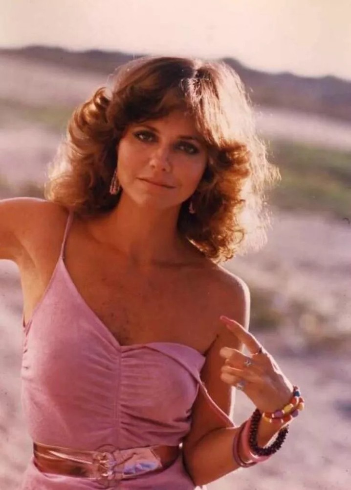 Sally Field Sexy Posing 4x6 Picture Celebrity Print
