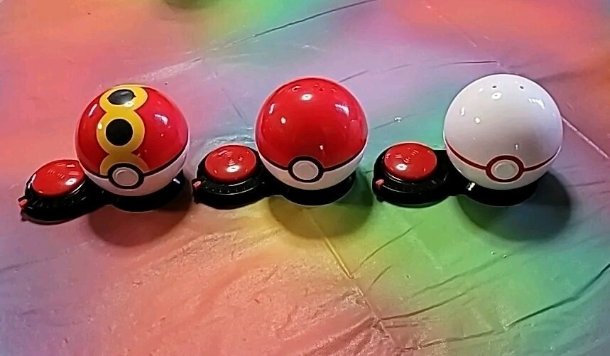 3 Jazwares Pokemon Surprise Attack Poke Ball Battle Game Set