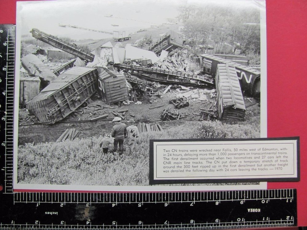 Canadian National Railroad 24 Freight Cars Train Wreck Photo At Fallis Canada
