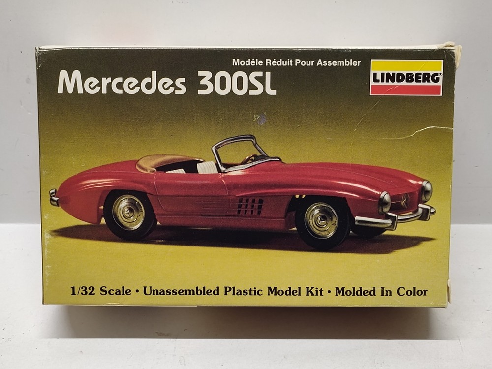 Mercedes 300SL Roadster 1/32 Scale Unassembled Plastic Model Kit by Lindberg #605-10