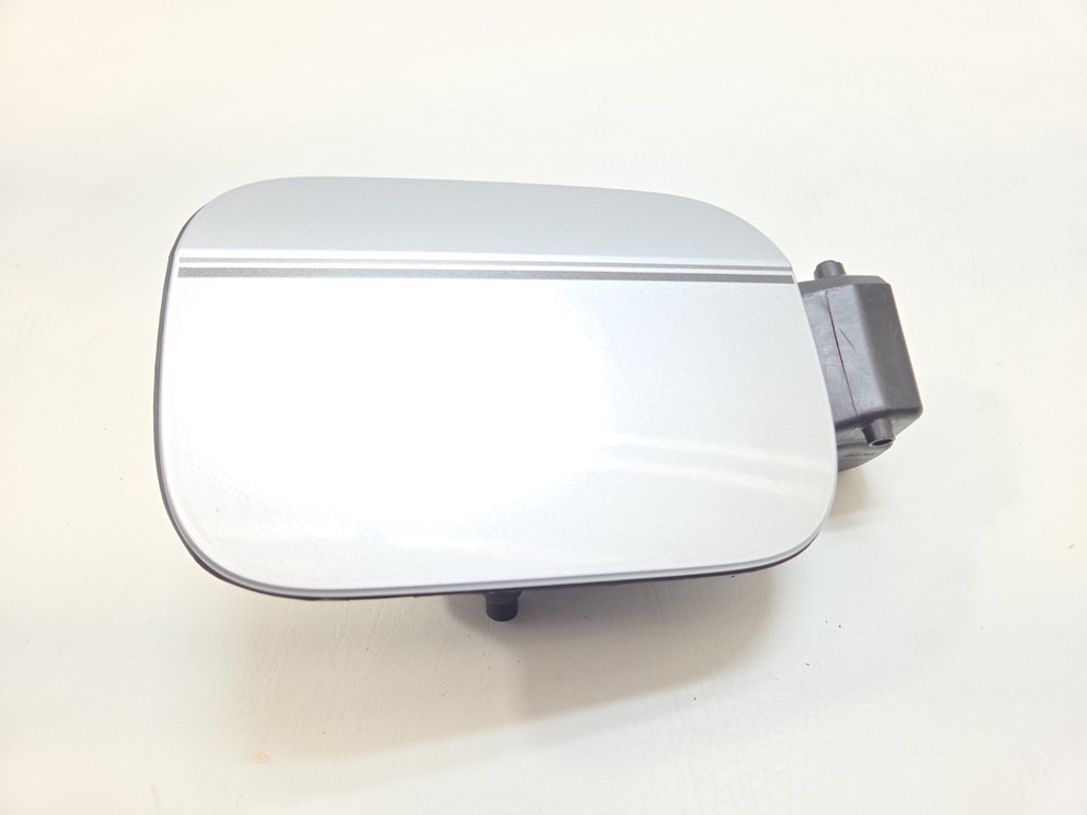 2012-2018 VW JETTA FUEL FILLER GAS TANK DOOR  IN  SILVER METALLIC LA7W OEM