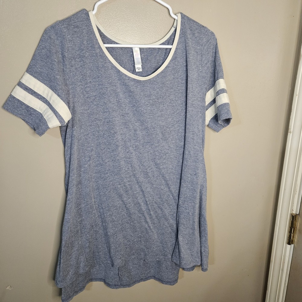 LuLaRoe Women's T-Shirt Size Medium