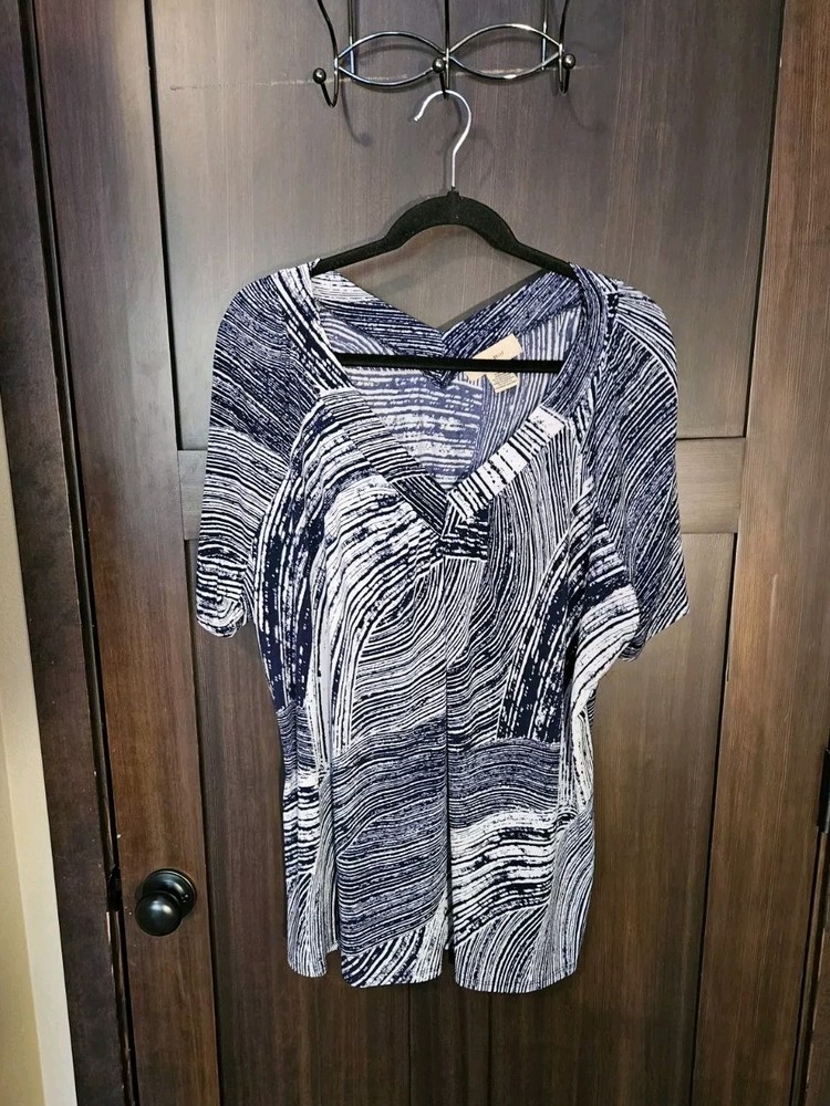 EUC Women's Plus Blue & White Short Sleeve Stretch Knit Top Blouse Size 2X