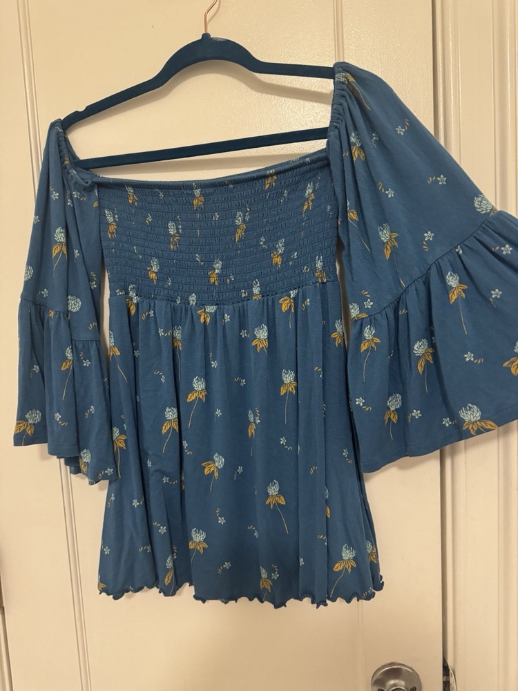 Free People Lana Off Shoulder Smocked Tunic Floral XS Bell sleeve MSRP $98 blue