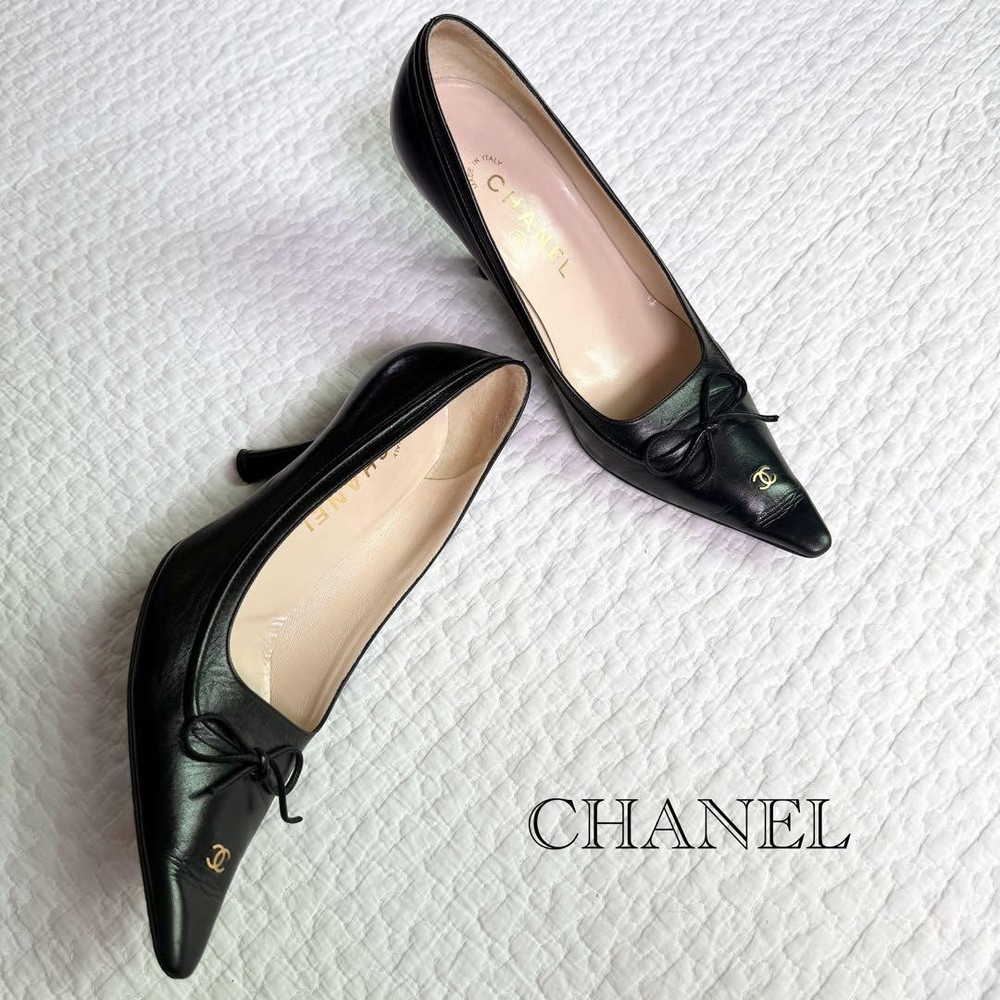 Chanel Coco Mark Black Leather Pointed Toe Pumps with Ribbon Detail Size 37.5