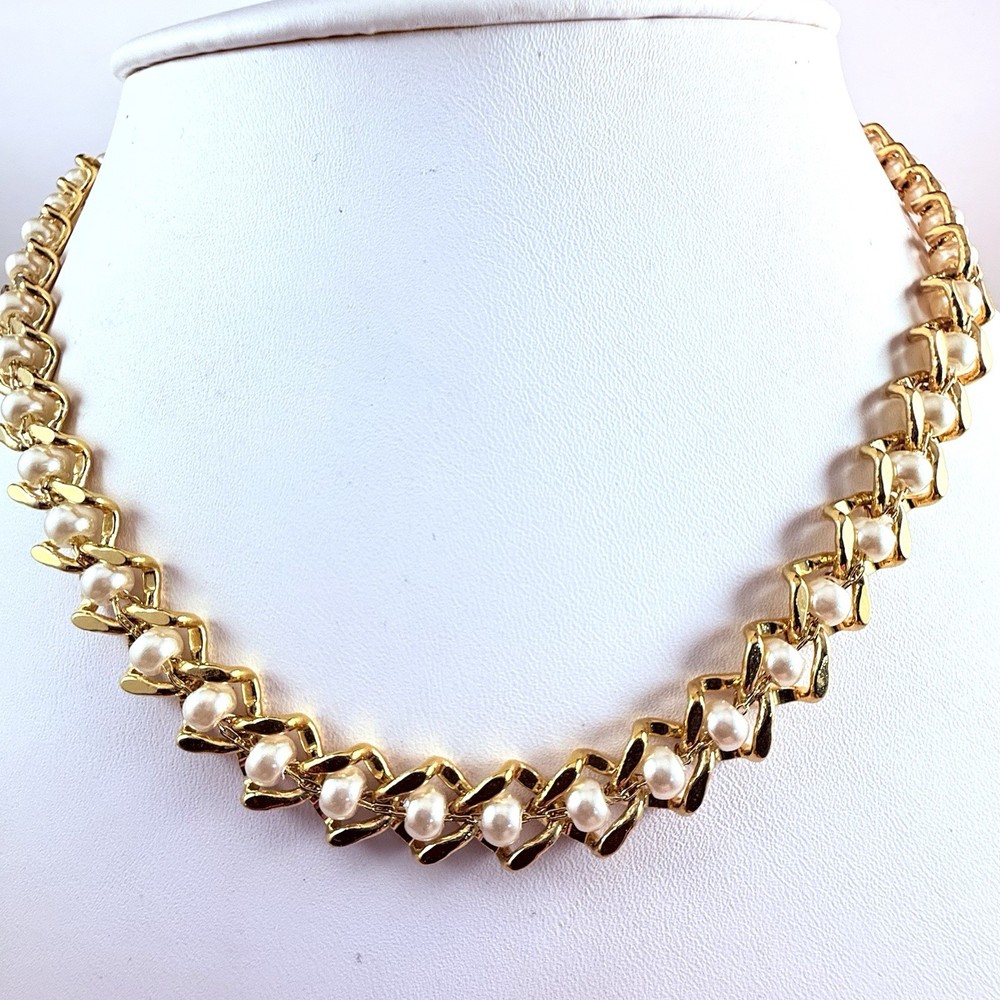 Vintage NAPIER Signed Faux Pearl Gold Tone Necklace 17
