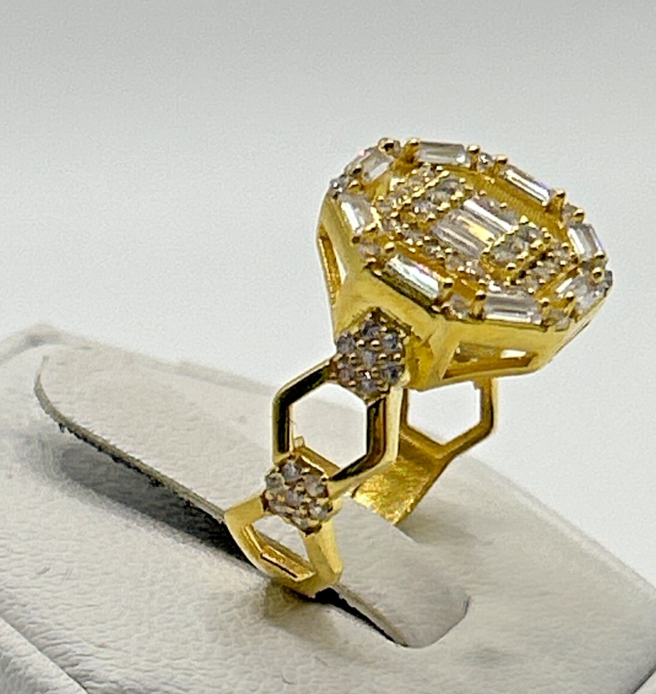 Gold Tone .925 Vintage Sterling Silver Estate Ring Size 7.5  w/ Colorless Stone