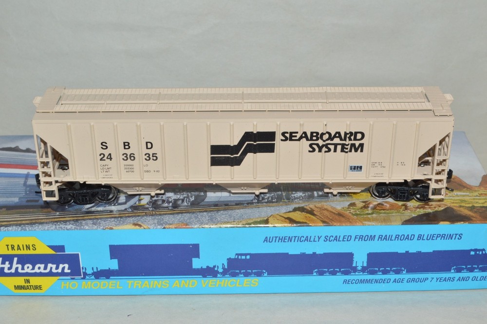 HO Athearn Rail Runner Seaboard System RR PS 54' grain 3 bay covered hopper car