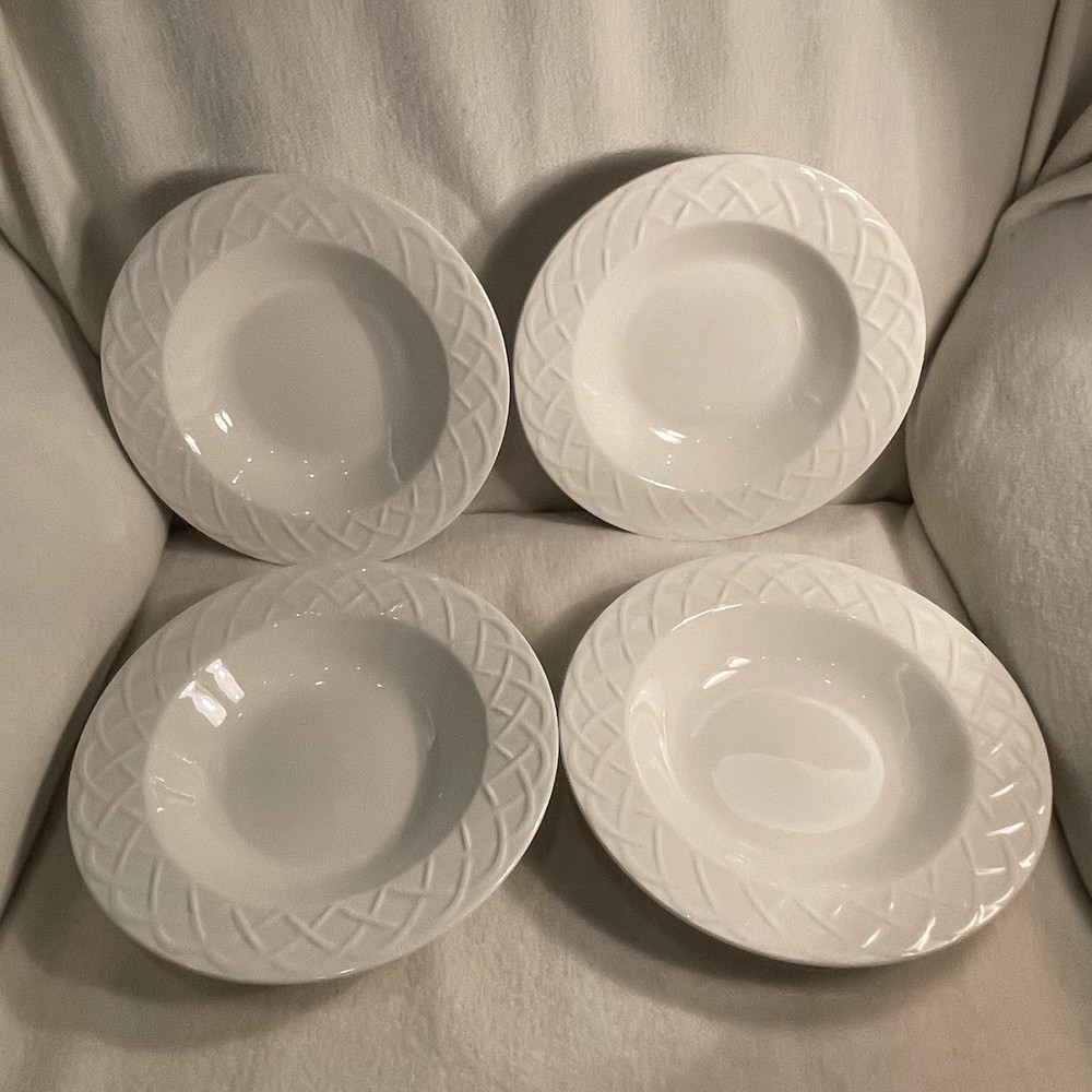 Oneida Punic White Wide Rim Soup Pasta Bowls Weave Pattern Set 4