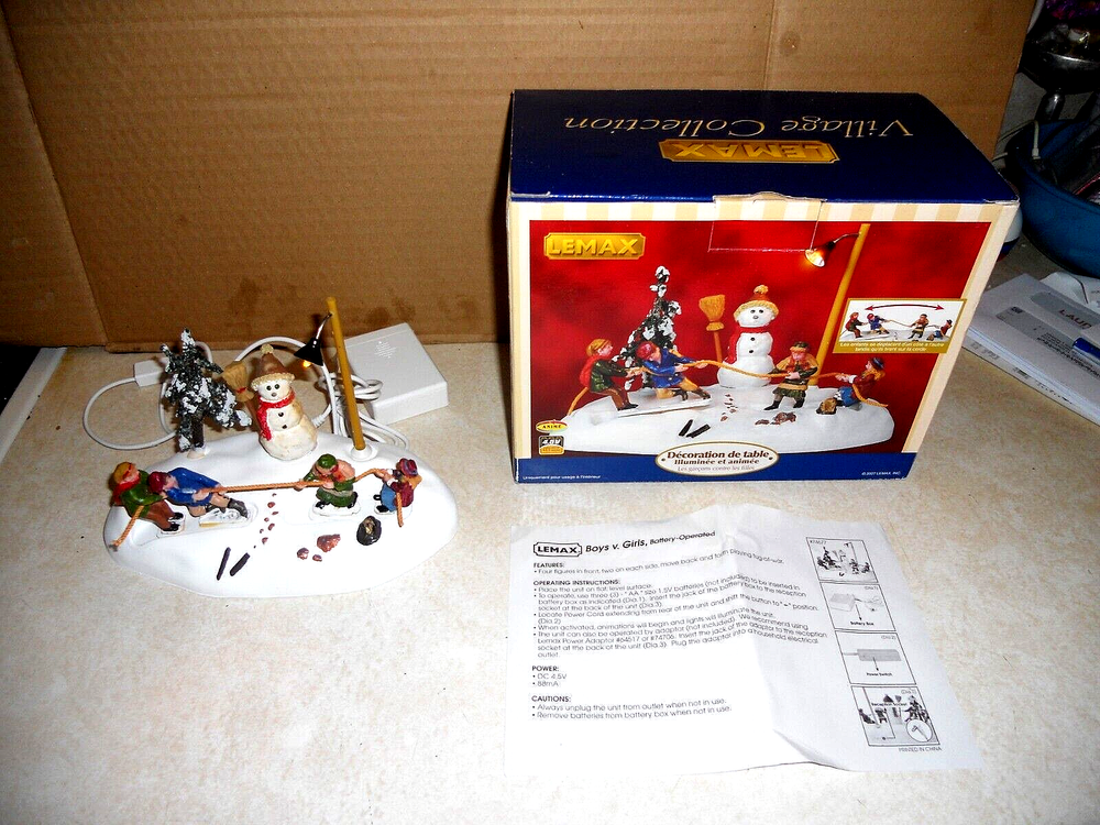 IOB LEMAX 2007 BOYS V GIRLS TABLE ACCENT LIGHTED ANIMATED CHRISTMAS TUG OF WAR-image